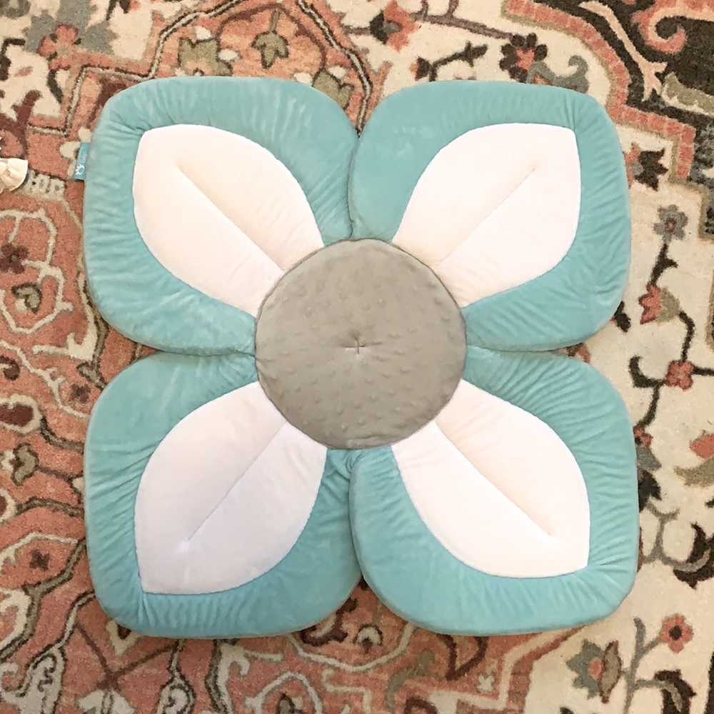 Blooming Baby Bath Lotus Seafoam
